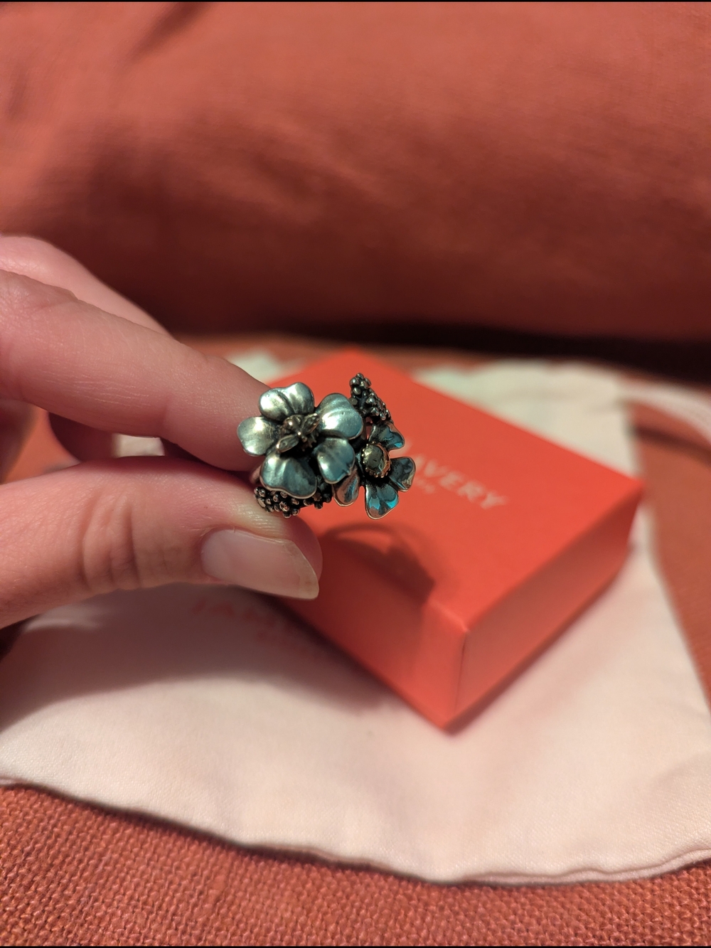 RETIRED James Avery Blossoms and Bee Ring, Size 7 - Picture 4 of 4